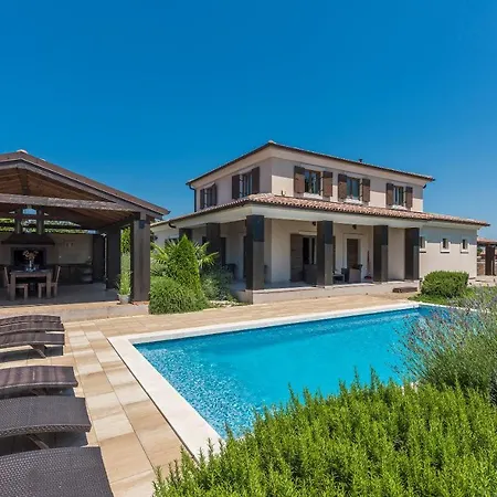 Leonardo Villa
