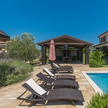 빌라 Leonardo Svetvinčenat