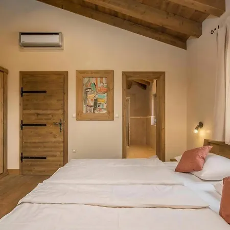 Leonardo Holiday home